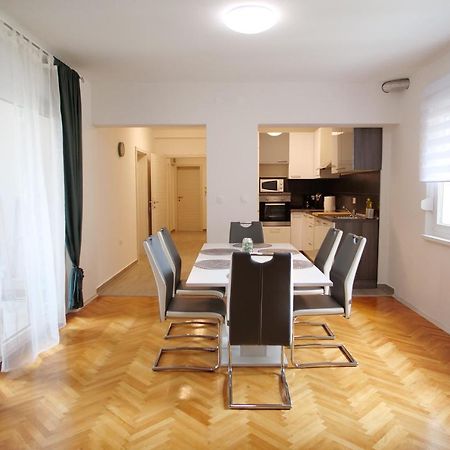 Arena Apartment With 3 Bedrooms In The City Center Pula Zewnętrze zdjęcie