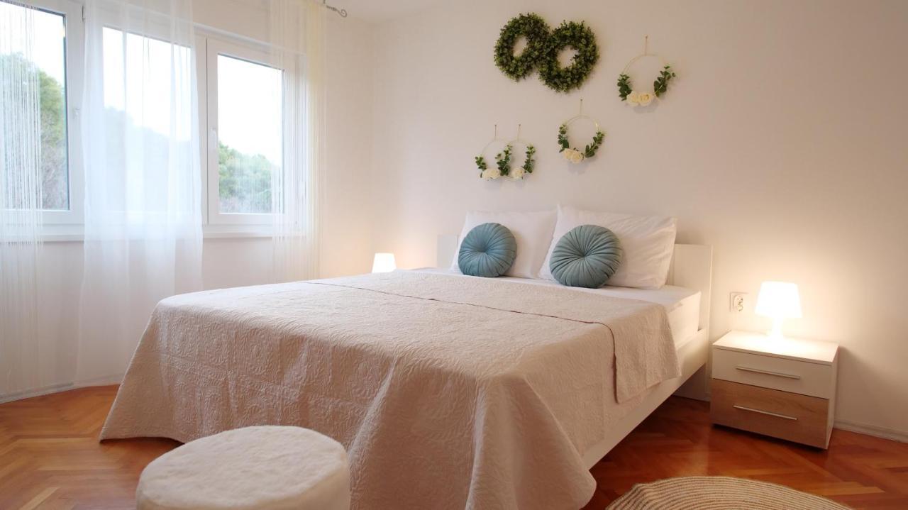 Arena Apartment With 3 Bedrooms In The City Center Pula Zewnętrze zdjęcie